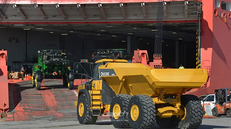 Loading Articulated Dump Truck onto RoRo Vessel