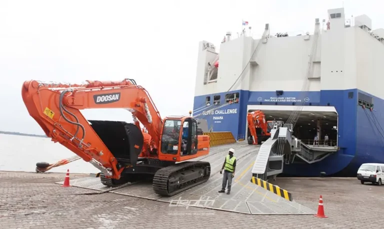 RoRo-Shipping-of-Construction-Machinery