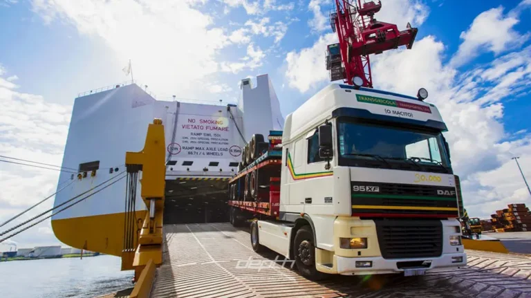 Unloading-Highway-Truck-from-RoRo-Vessel