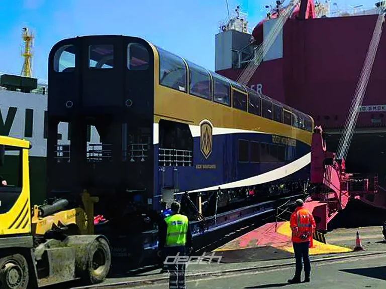 Unloading-Twin-Deck-Rail-Car-Using-MAFI-Trailer